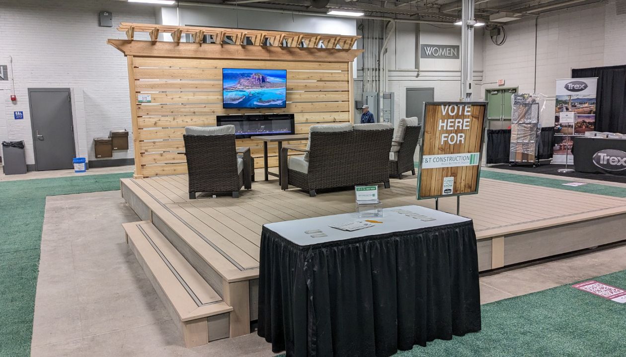 Indiana Flower+Patio Show deck