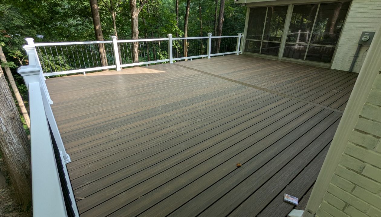 Trex Deck in Toasted Sand with Select Rail