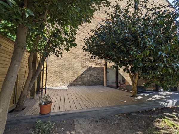 Trex Transcend Island Mist installed in Putney, Wandsworth