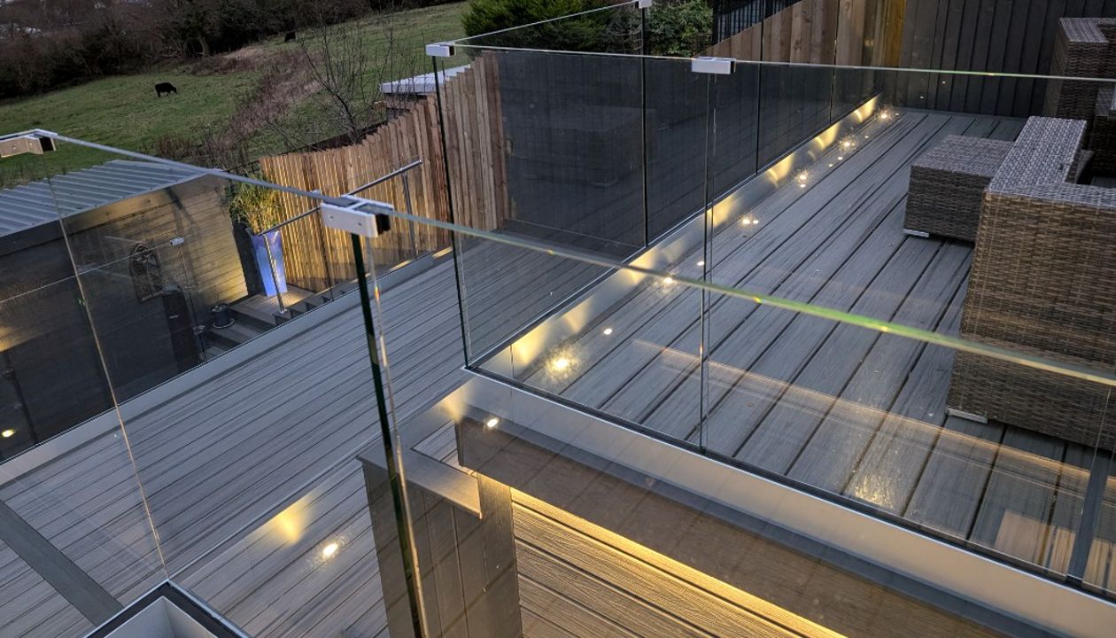 Island Mist deck with frameless glass