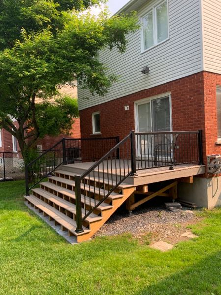 TREX Rocky Harbour. Vieux Longueuil. 2023