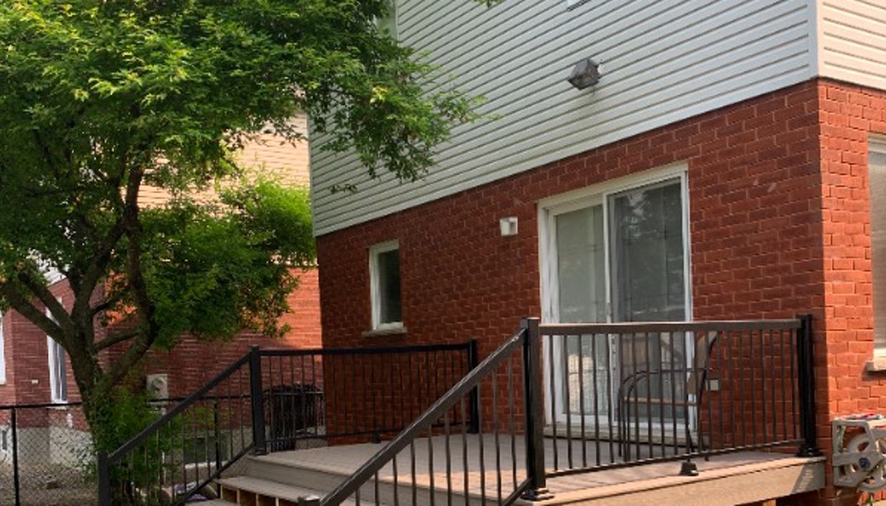 TREX Rocky Harbour. Vieux Longueuil. 2023