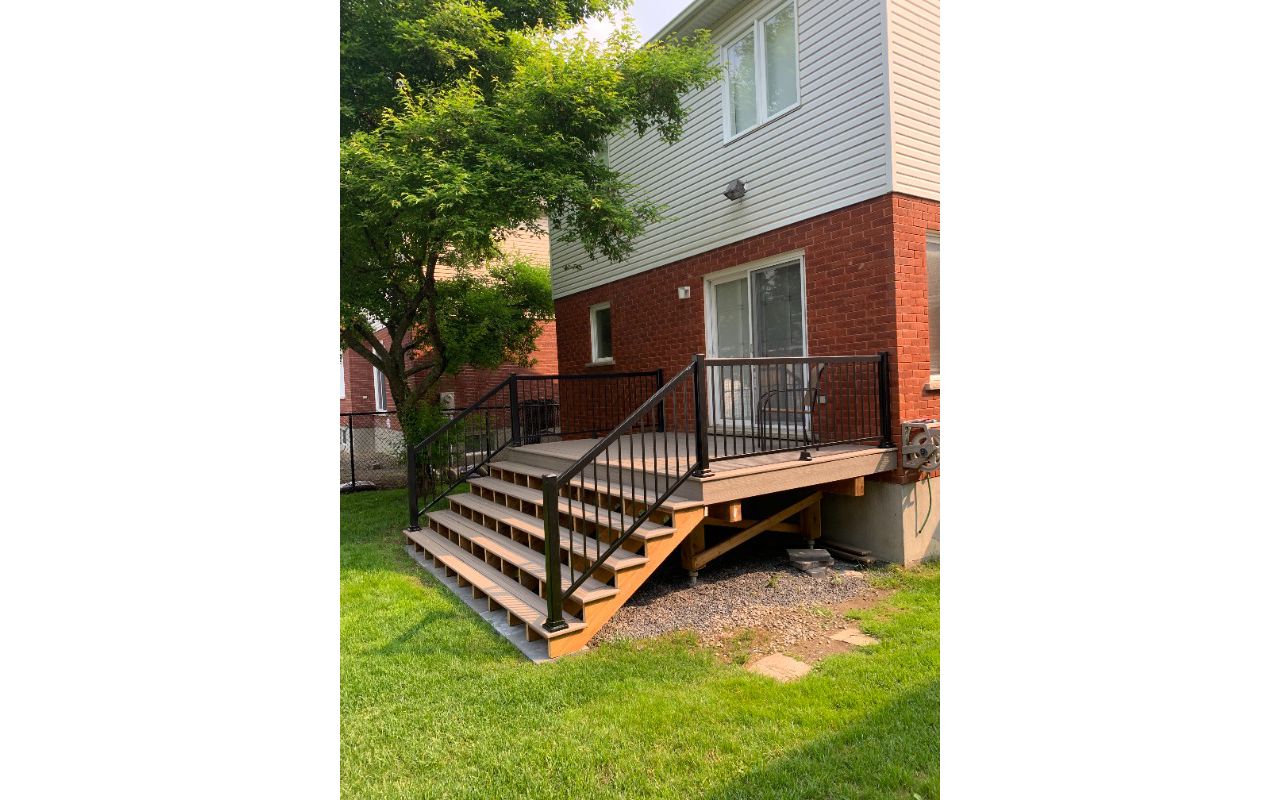 TREX Rocky Harbour. Vieux Longueuil. 2023