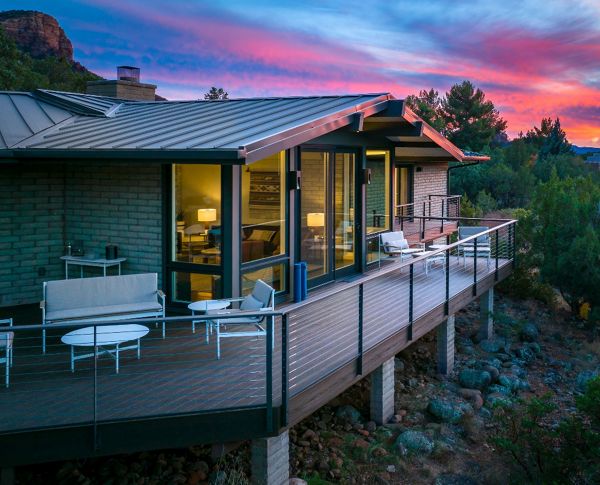 Sedona: Trex "Lava Rock" deck with cable rail