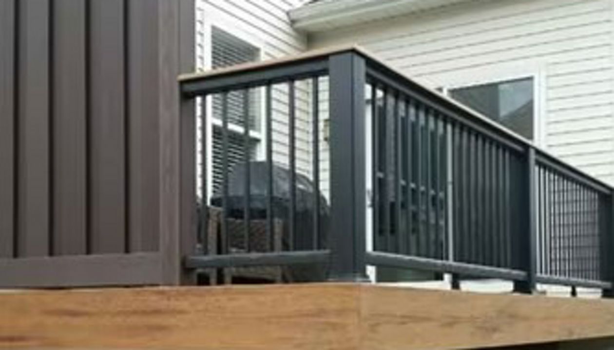 Trex Seclusions privacy fence