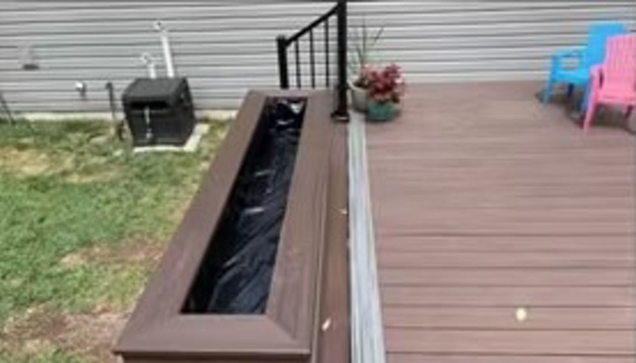 Trex Transcend planter box