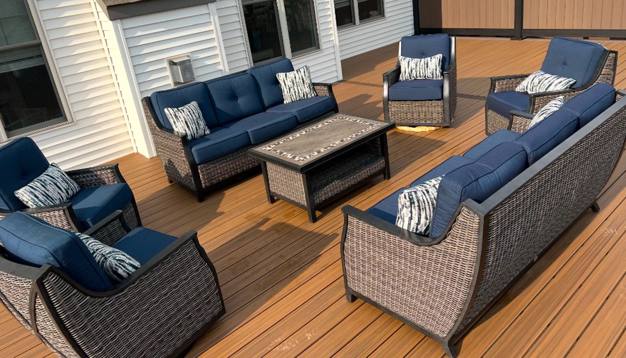 Trex Transcend Havana Gold decking with Trex Transcend Railing