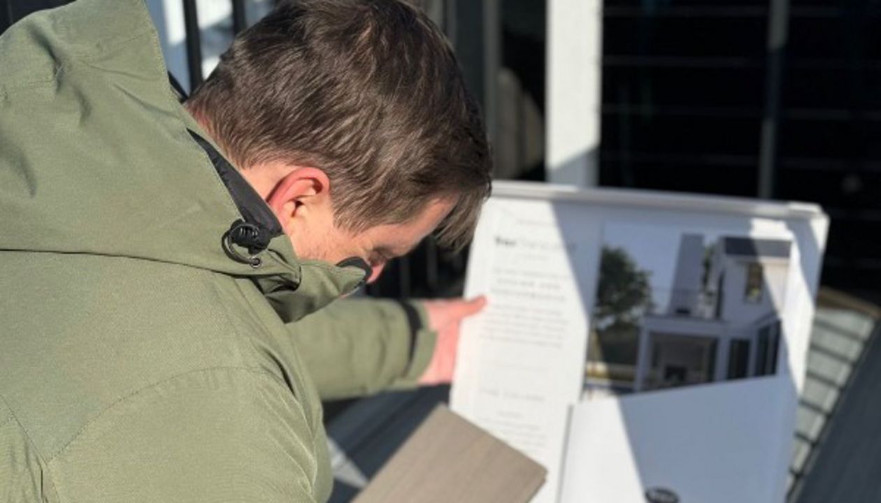 Royal Deck - Mobile Showroom