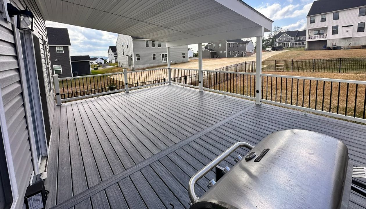 Trex Foggy Wharf Decking With Pitch Roof