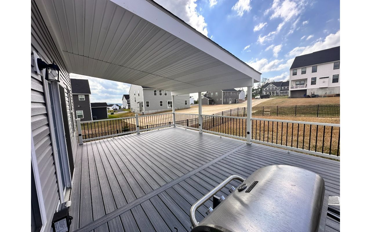 Trex Foggy Wharf Decking With Pitch Roof