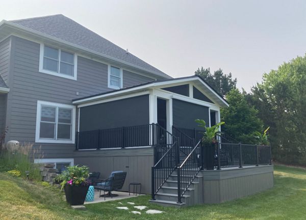 Trex Deck with Trex Signature Rail