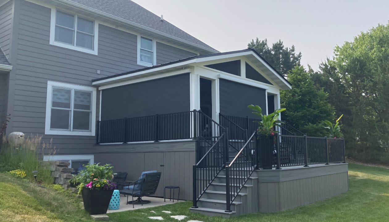 Trex Deck with Trex Signature Rail