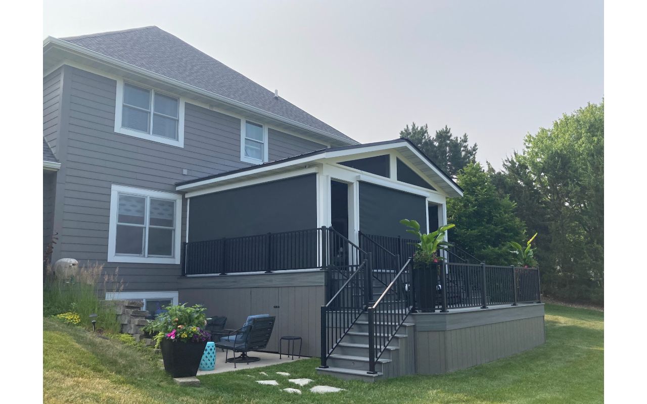 Trex Deck with Trex Signature Rail