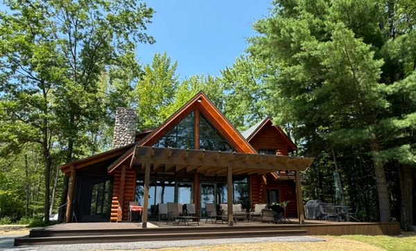 Trex Deck with Cedar Pergola