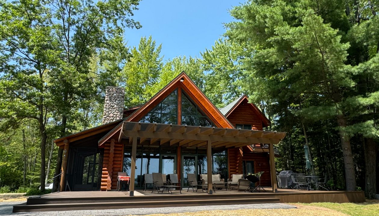 Trex Deck with Cedar Pergola