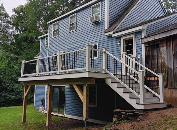 West Newbury, MA Professional Building Services Deck in Select Pebble Gray with Select White Railings
