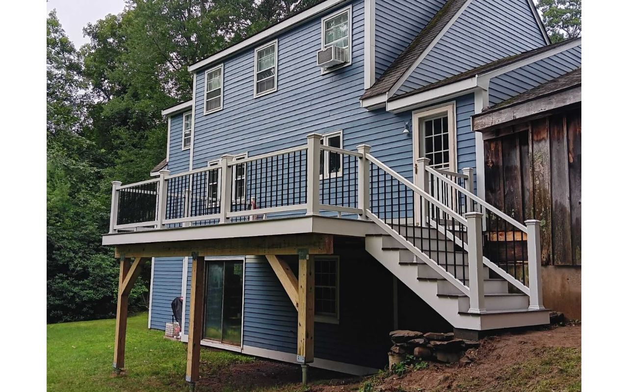 West Newbury, MA Professional Building Services Deck in Select Pebble Gray with Select White Railings
