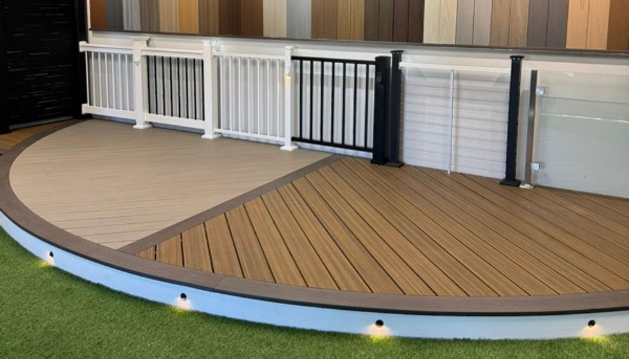 Royal Deck Showroom - Woodridge, IL