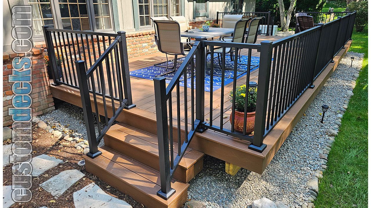 Enhance Saddle Decking with Black Signature aluminum railing