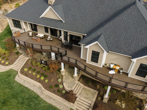 Curved Charcoal Black mesh railing on outdoor living space