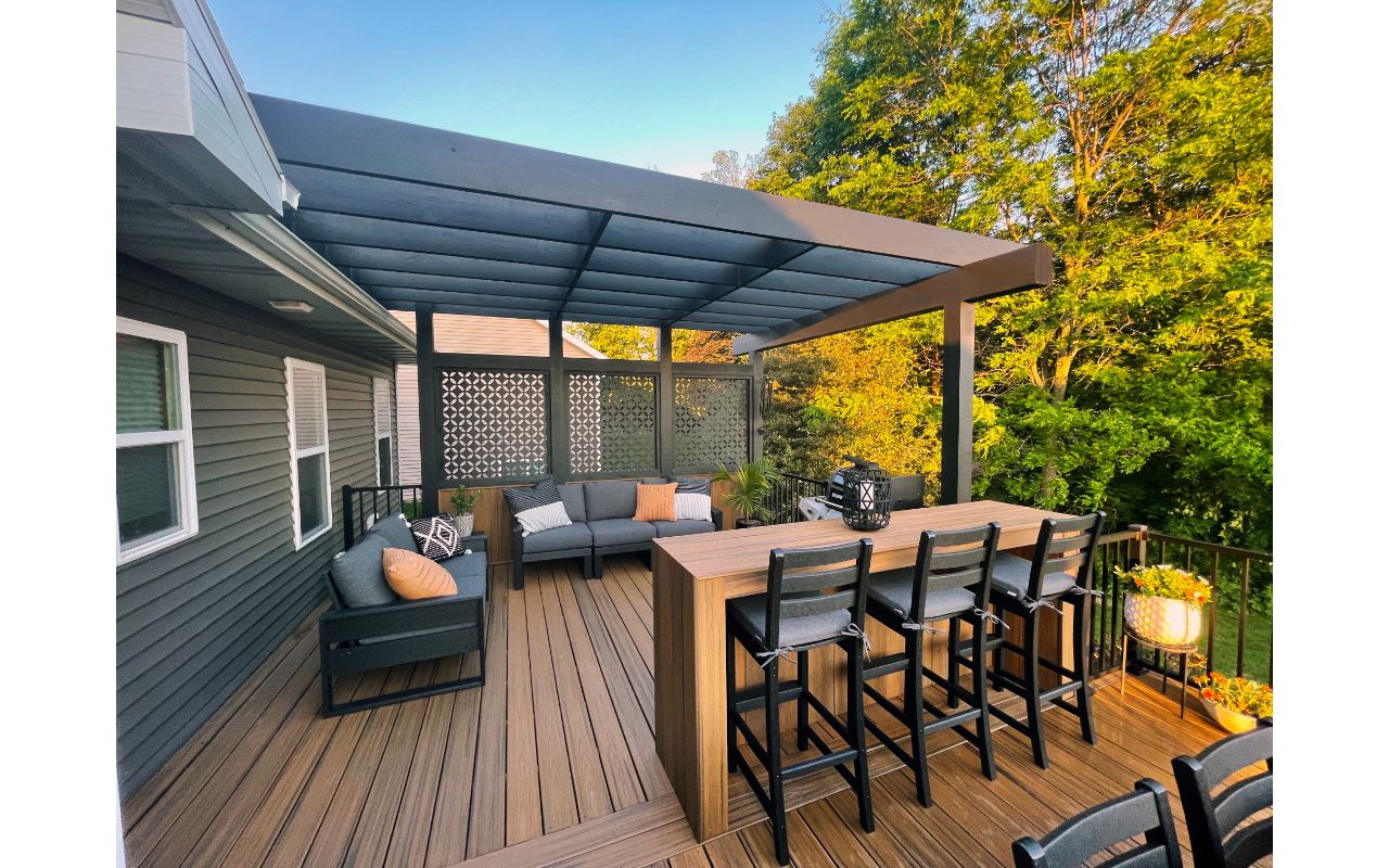 Trex Deck with Trex Signature Rail, Trex Lattice, Trex Furniture and Cedar Pergola