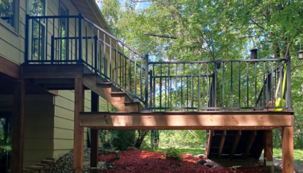 Composite Decking, Trex Select Winchester Grey, Hudson WIS, Krumm Exteriors