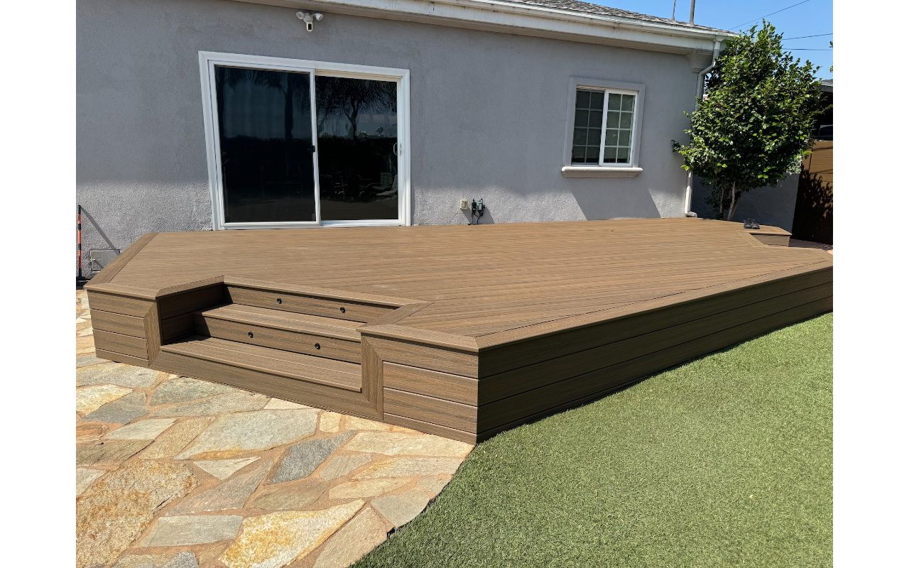 Trex Enhance deck in Toasted Sand