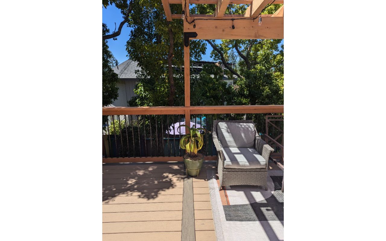 Lineage "Carmel" with "Biscayne" border