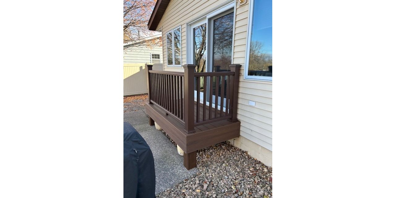 Trex Lava Rock with Vintage Lantern Composite Railing and Baluster