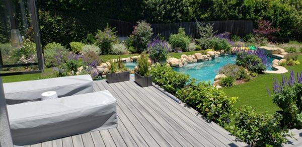 Trex Transcend deck in Island Mist