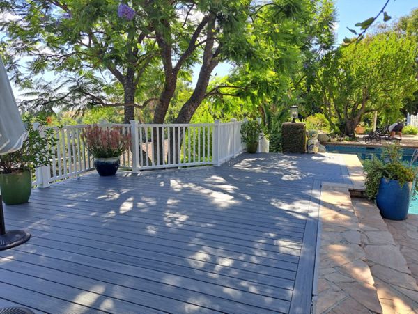 Trex Transcend deck in Island Mist