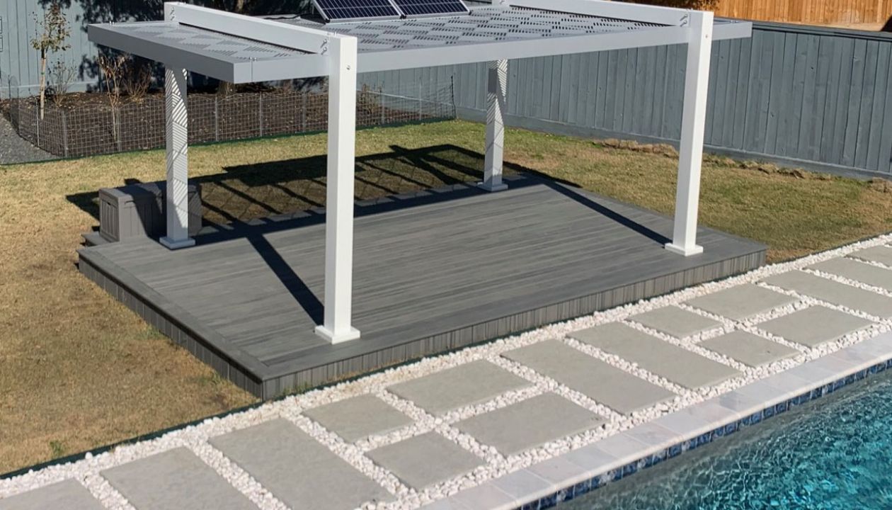 Trex Transcends "Island Mist" & Trex Pergola