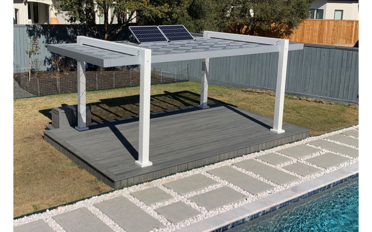 Trex Transcends "Island Mist" & Trex Pergola