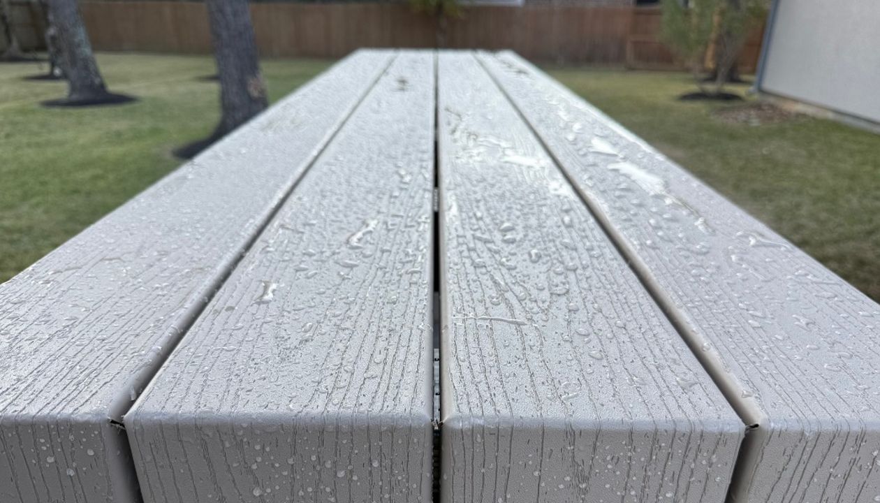 High Bar with a Waterfall Edge in "Rope Swing"