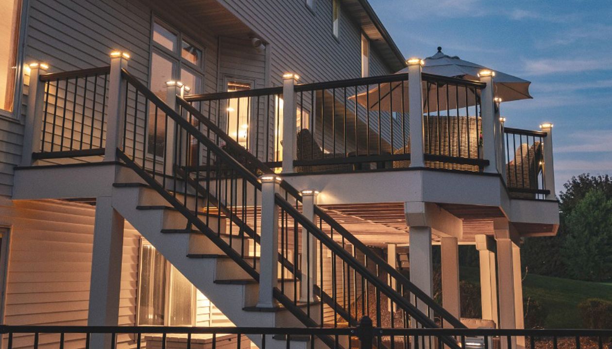 Trex Deck with Trex Transcend Railing