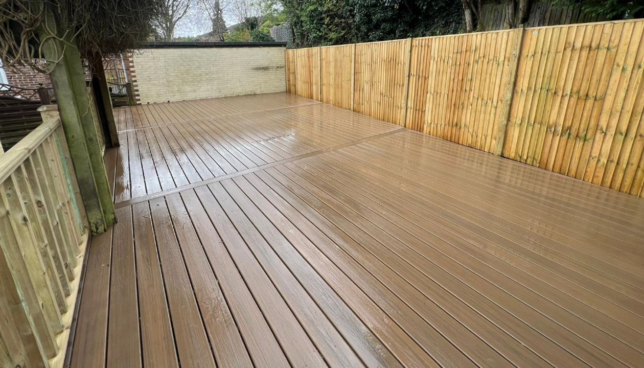 Trex Enhance Naturals Toasted Sand Raise Decking, Croydon