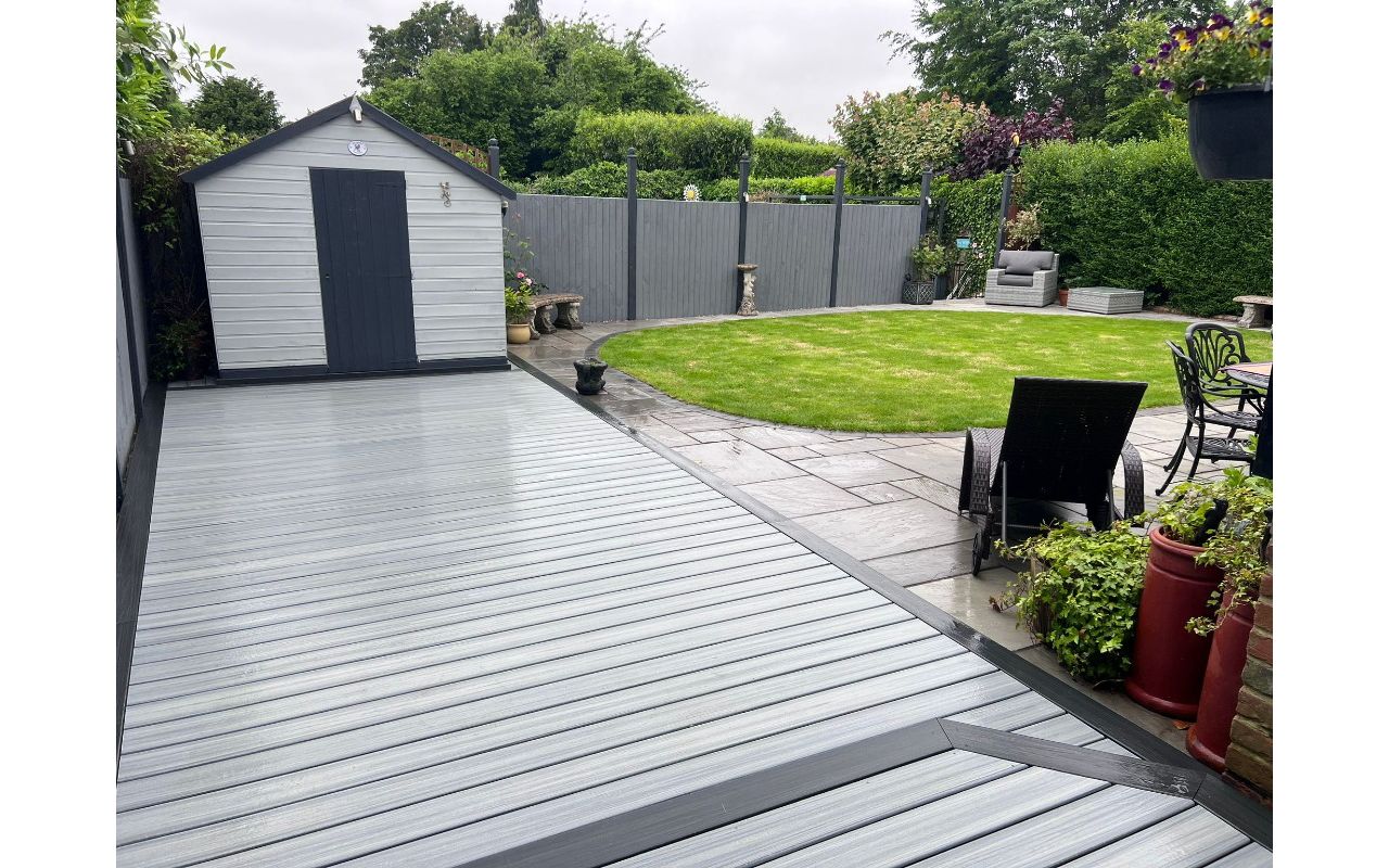 Trex Enhance Naturals Foggy Wharf Deckingwith with Naturals Calm Water Picture Frame, Banstead