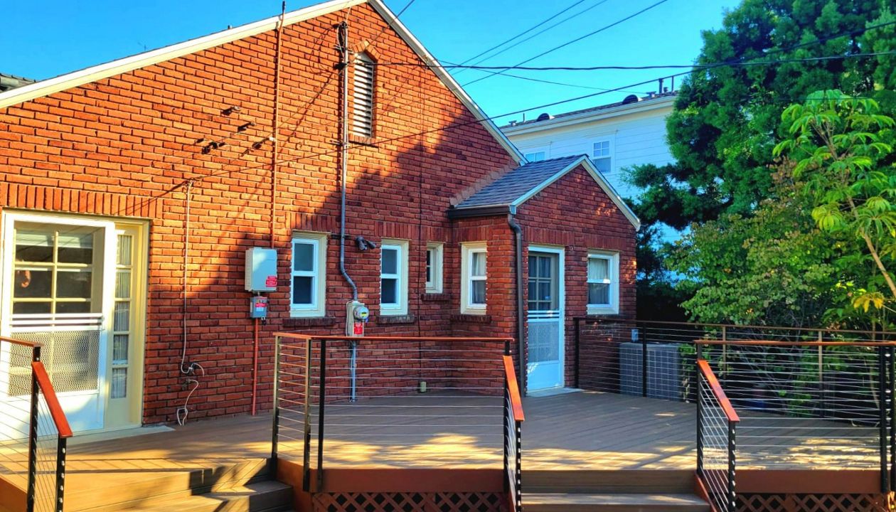 New Trex Deck & Cable Railing in Los Angeles , CA