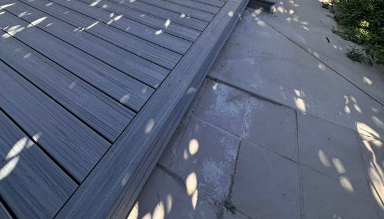 Foggy Wharf Courtyard Deck 6