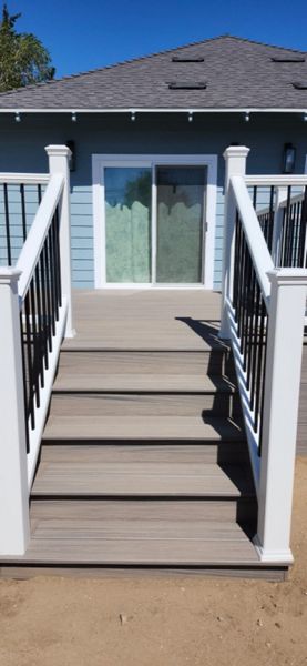 TREX Welcoming Stairs