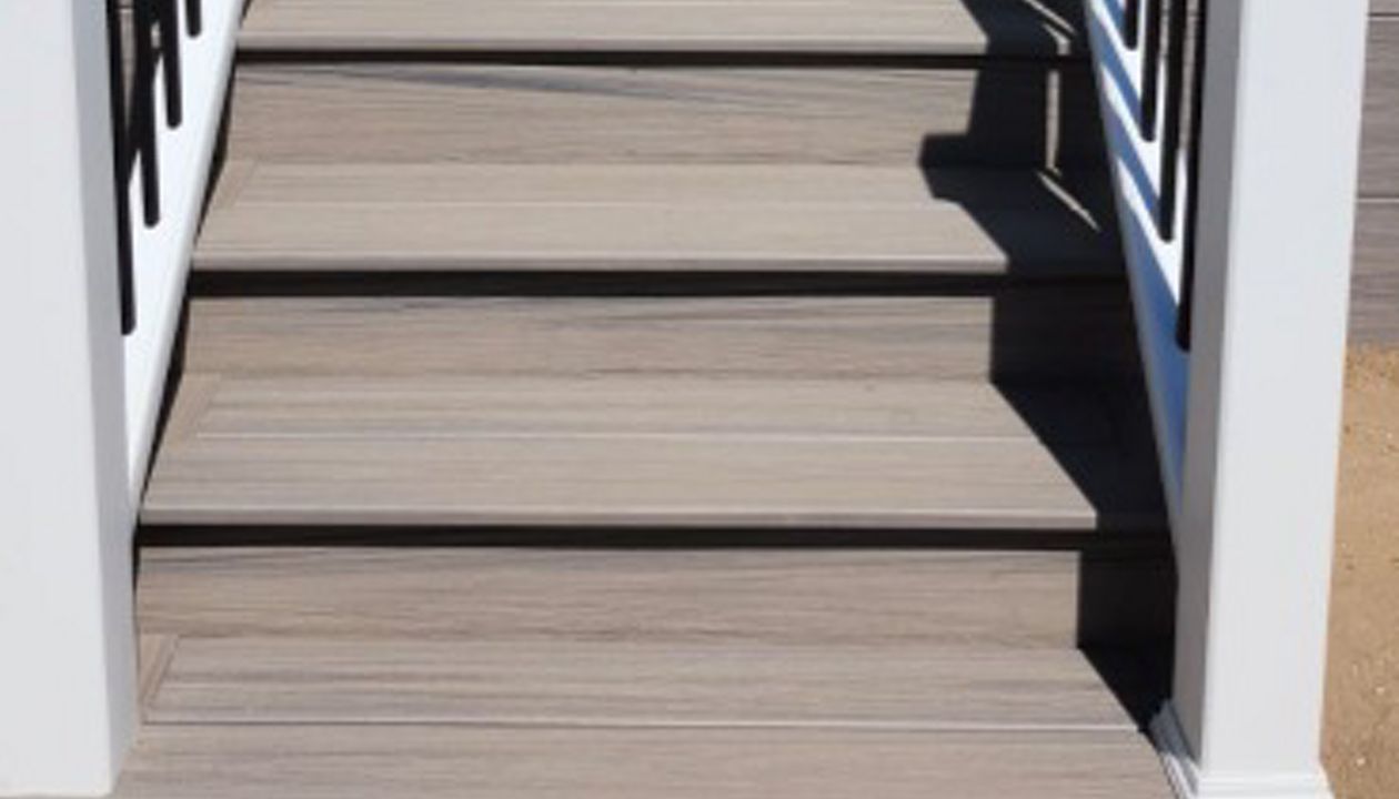 TREX Welcoming Stairs