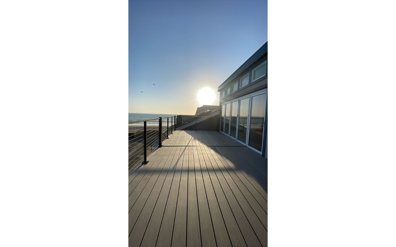 Trex composite deck and aluminum cable railing