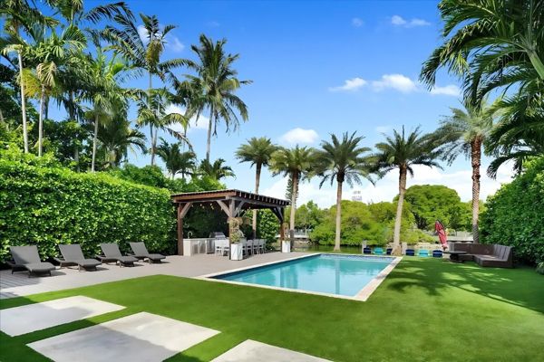 Trex deck installation in Miami Beach