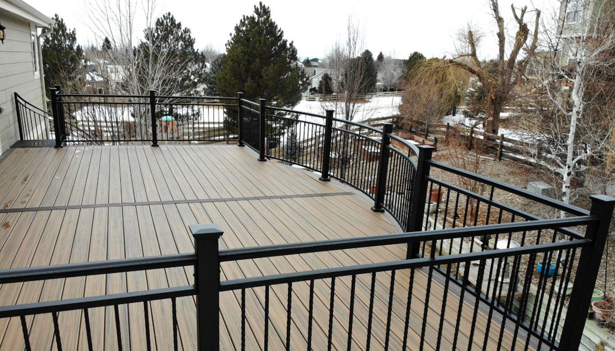 Aurora, CO Trex deck with aluminum railing