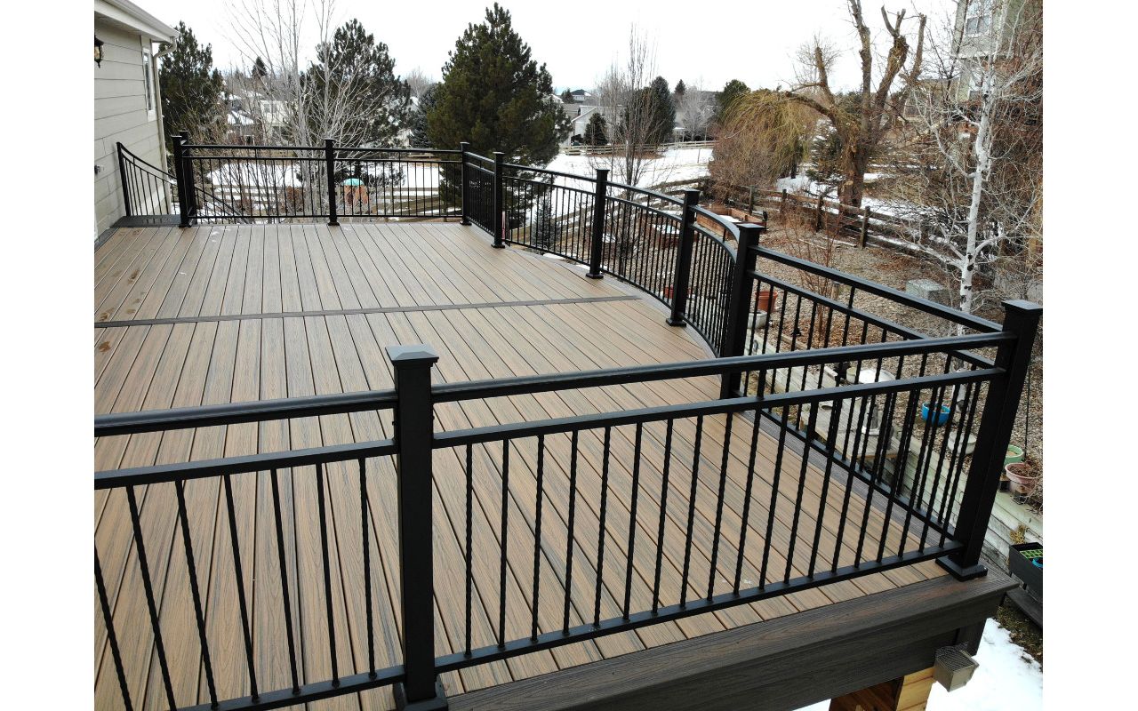 Aurora, CO Trex deck with aluminum railing