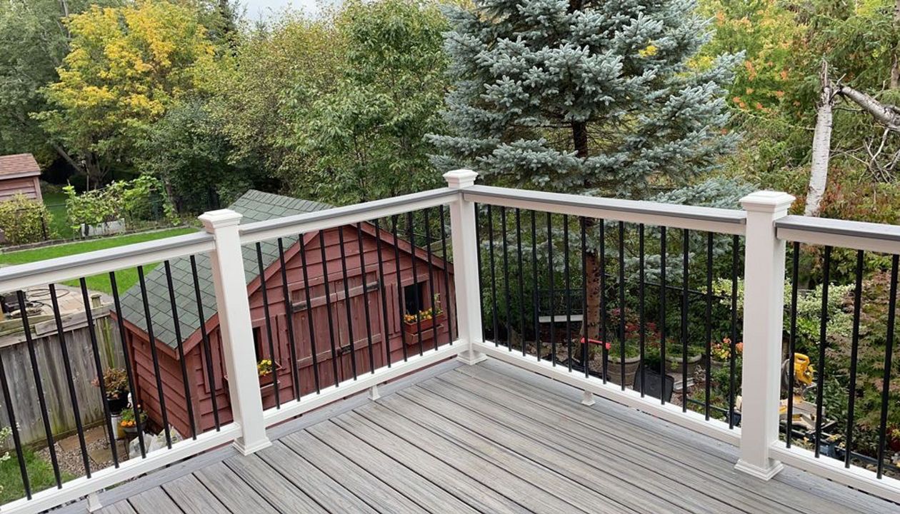 Newman Decks Trex composite with Trex Picket Railings