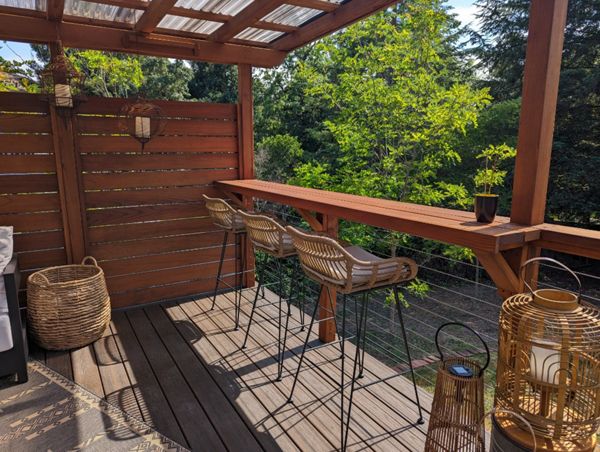 Transcend "Spiced Rum" with bar seating