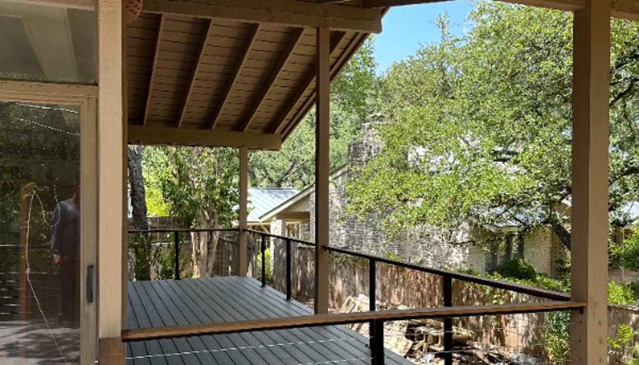 South Austin, Clamshell color