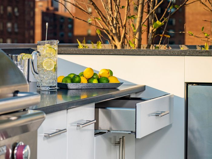  Trex® Outdoor Kitchens™