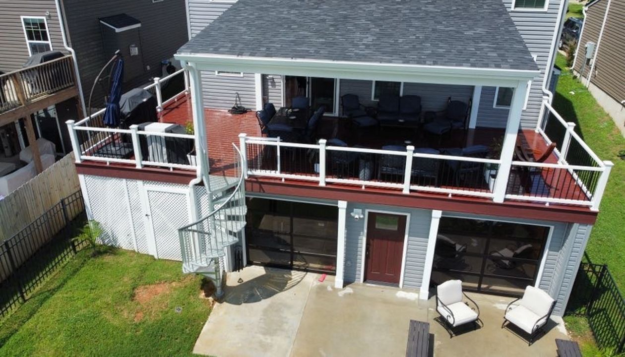 Trex Select in Madeira with Trex Select Railing in White